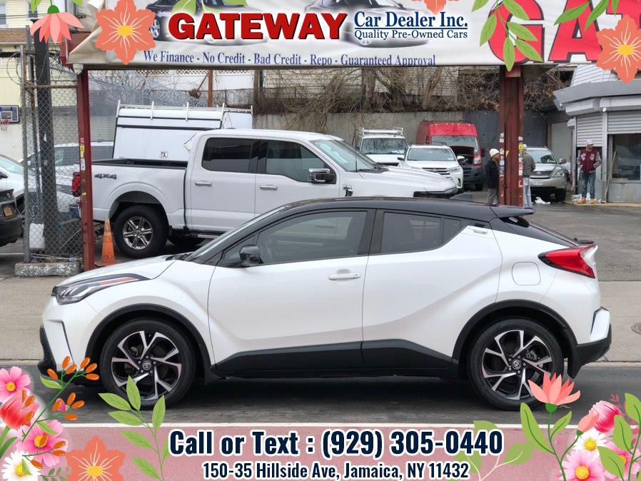 2020 Toyota C-HR XLE's photo