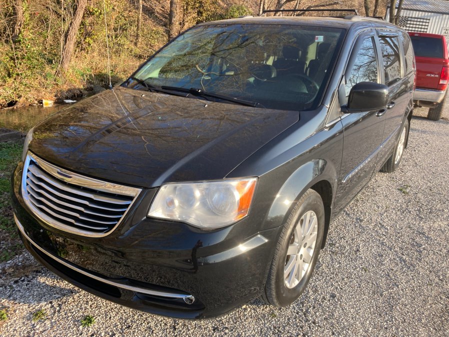 Used 2016 Chrysler Town & Country in Neosho, Missouri | Xsell Auto LLC. Neosho, Missouri