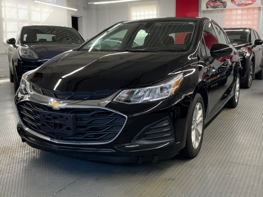 2019 Chevrolet Cruze LS Hatchback Auto's photo