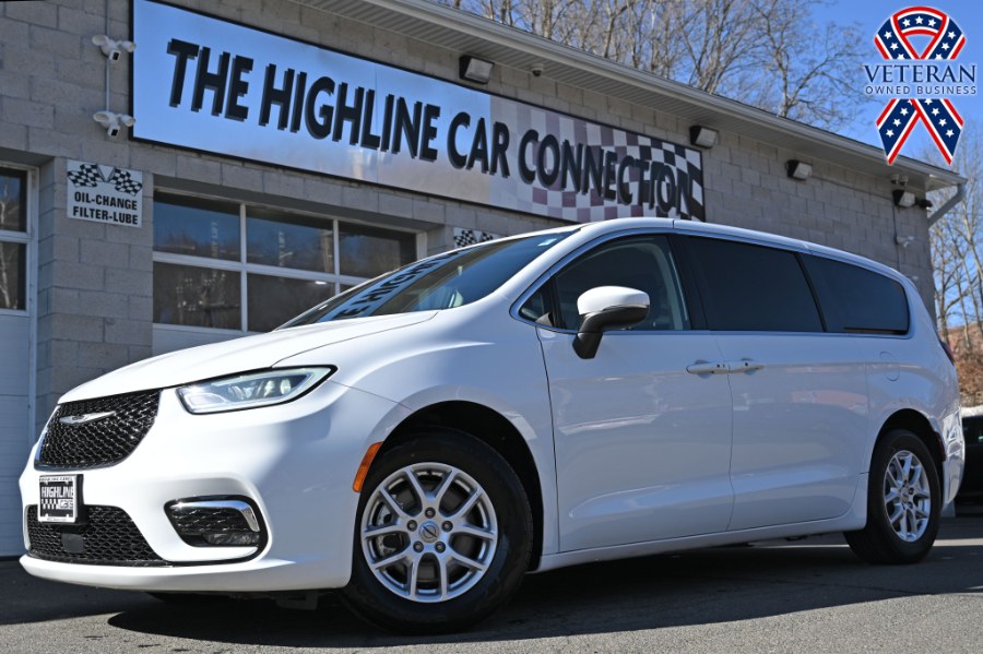Used 2023 Chrysler Pacifica in Waterbury, Connecticut | Highline Car Connection. Waterbury, Connecticut