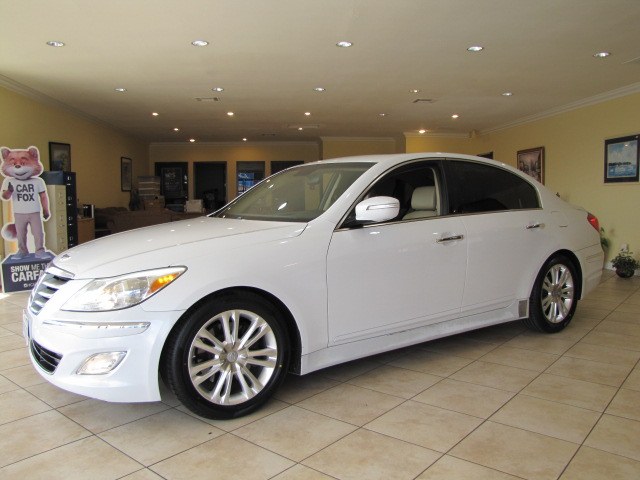 Used 2014 Hyundai Genesis in Placentia, California | Auto Network Group Inc. Placentia, California