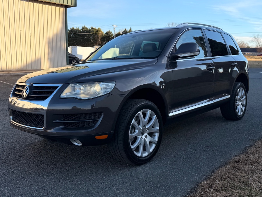 Used 2010 Volkswagen Touareg in Indian Trail, North Carolina | Guchon Imports LLC. Indian Trail, North Carolina