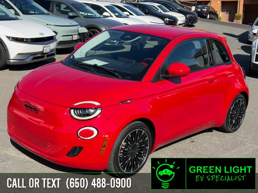 2024 FIAT 500e Base
