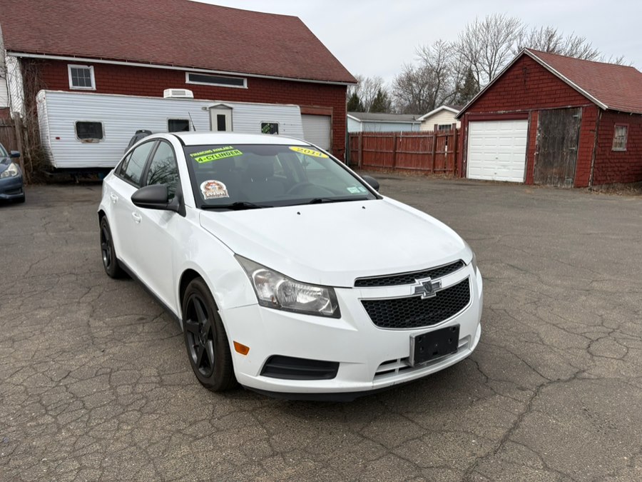 2014 Chevrolet Cruze 4dr Sdn Auto LS, available for sale in East Windsor, Connecticut | CT Car Co LLC. East Windsor, Connecticut