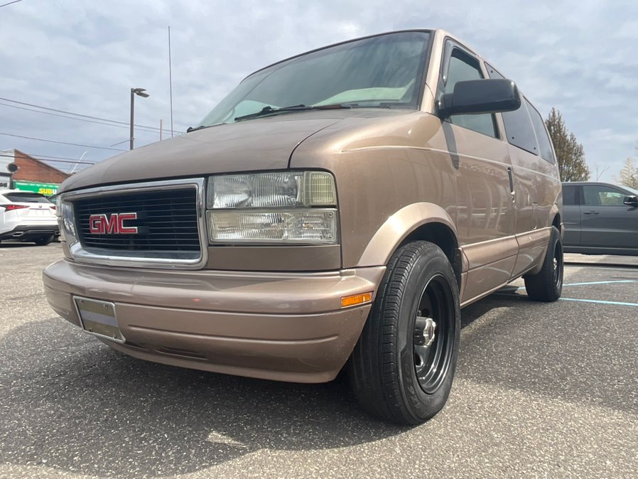 2003 GMC Safari Base