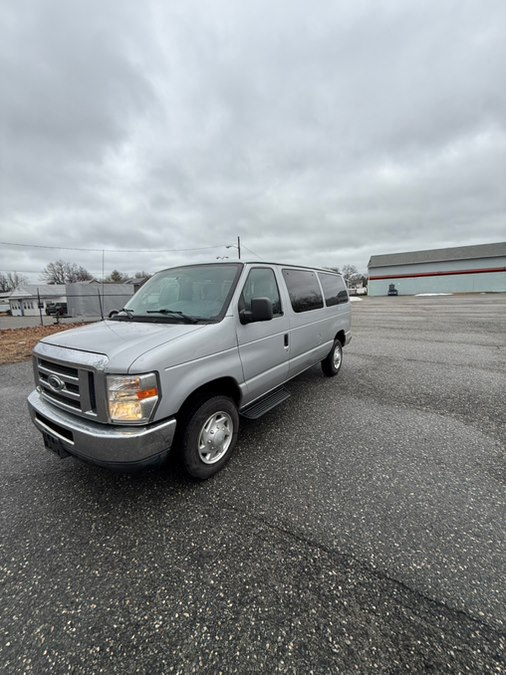 2014 Ford E-Series Econoline Wagon XLT
