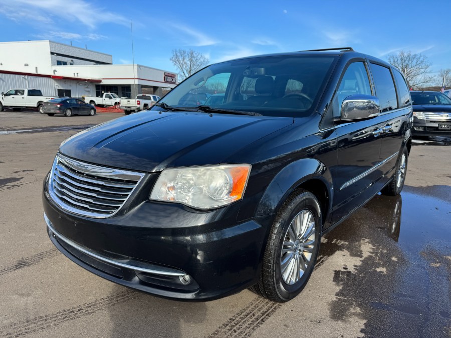 2014 Chrysler Town & Country Touring-L
