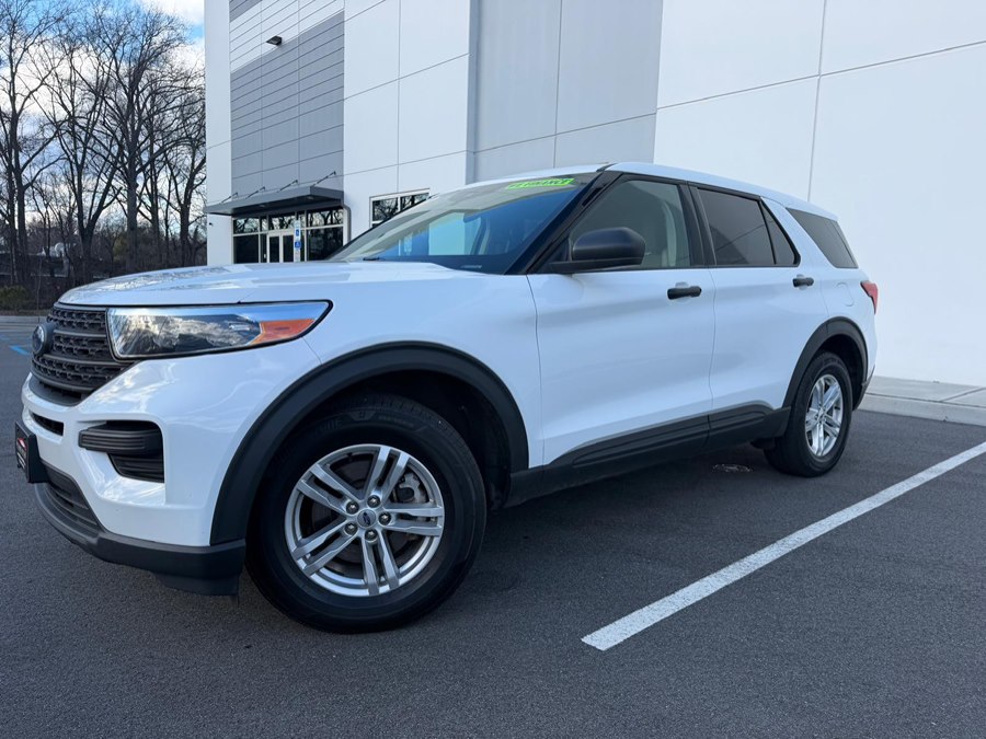 2023 Ford Explorer Base 4WD's photo