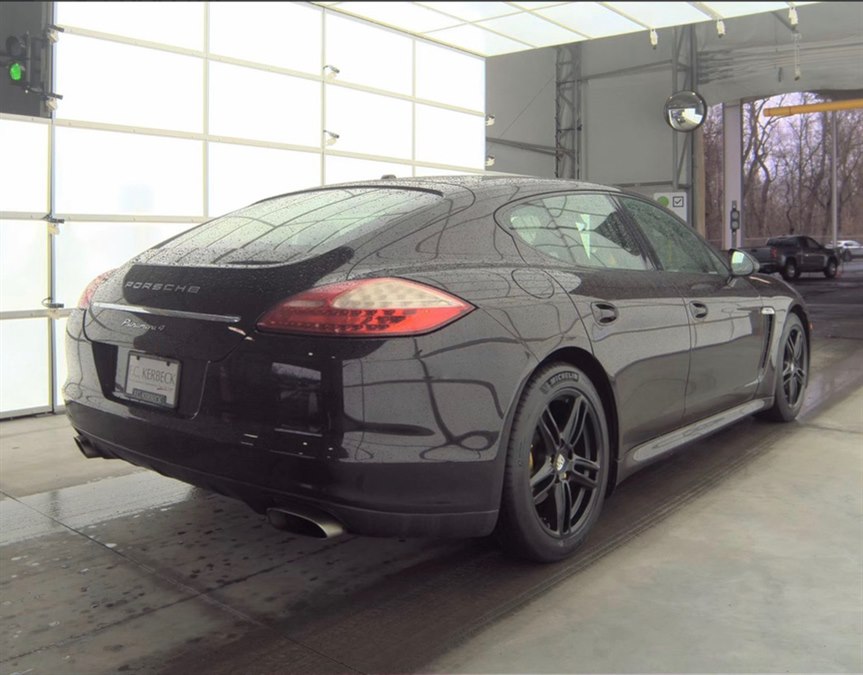 2011 Porsche Panamera
