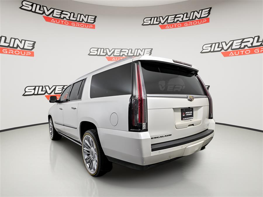 2015 Cadillac Escalade ESV AWD Platinum's photo