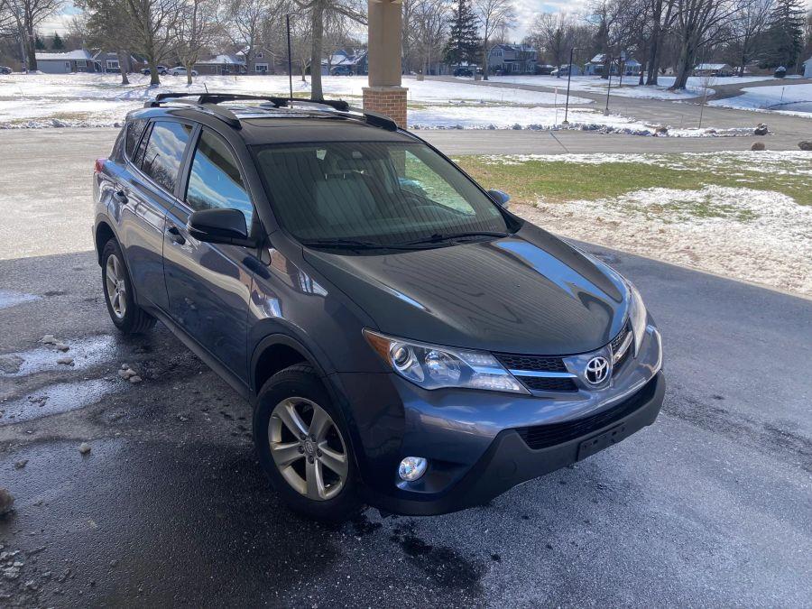 2014 Toyota RAV4 XLE AWD's photo