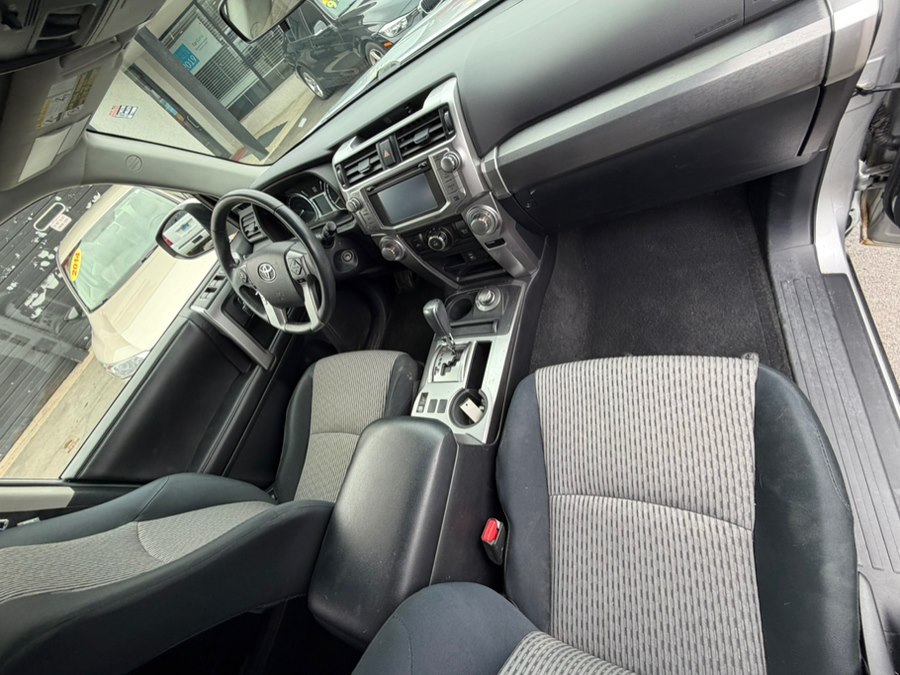 2015 Toyota 4Runner Limited - Photo 16