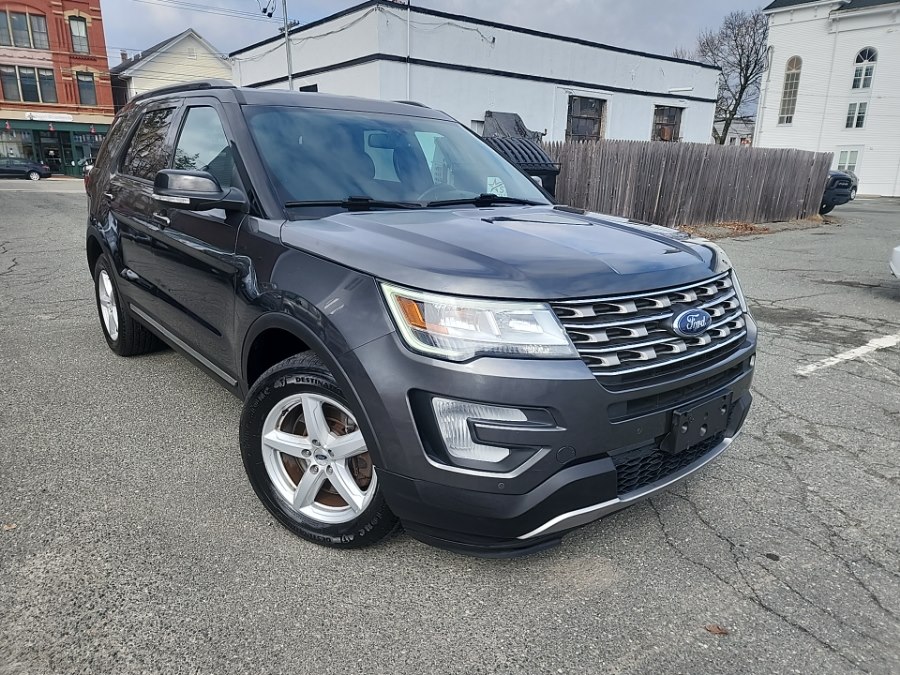 2017 Ford Explorer XLT 4WD's photo