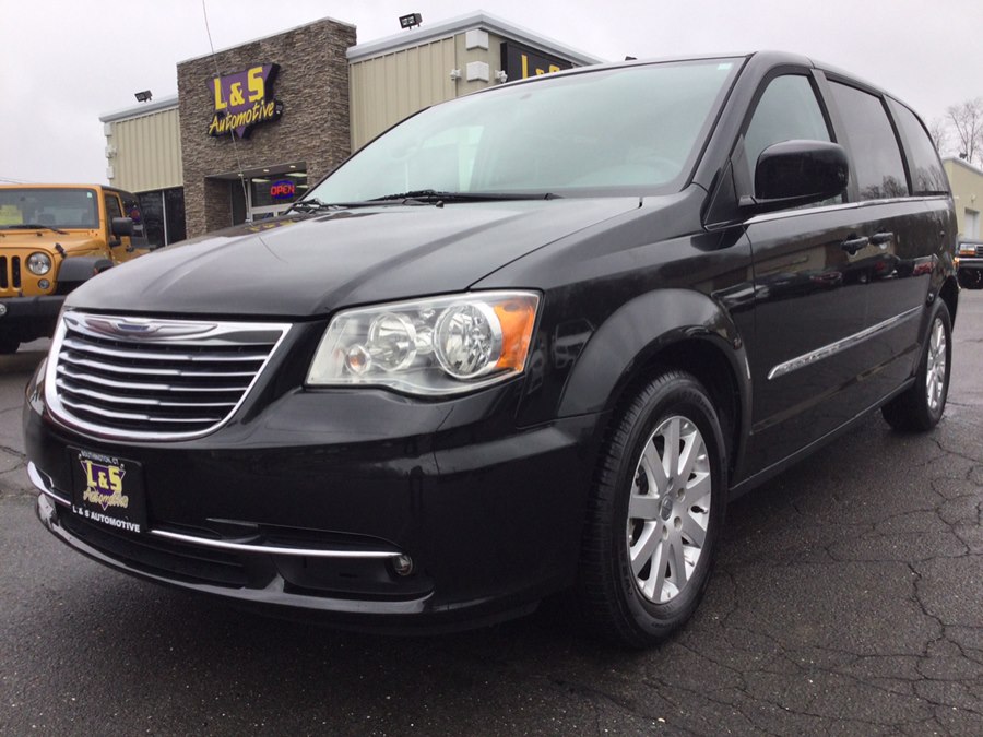 2014 Chrysler Town & Country Touring
