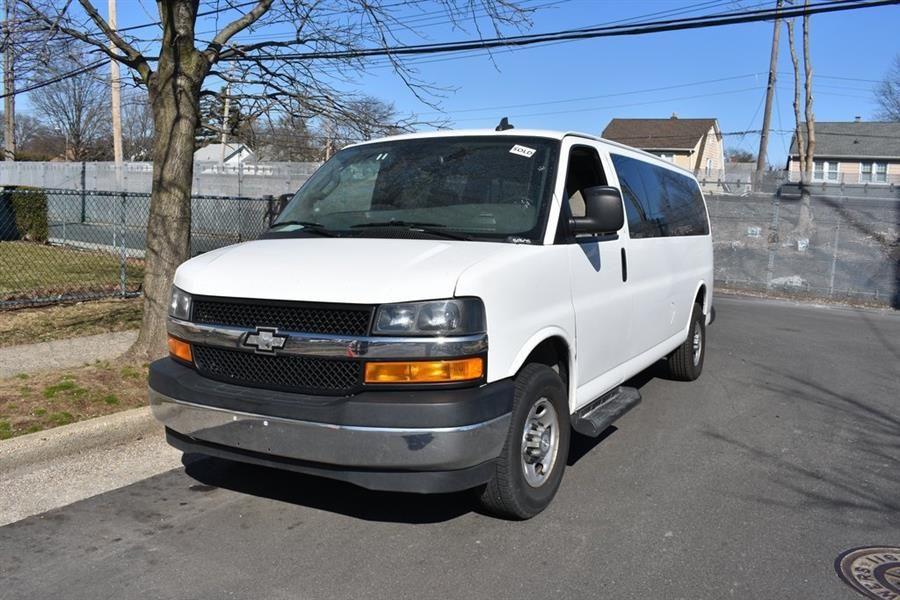 2023 Chevrolet Express 3500 LT Extended's photo