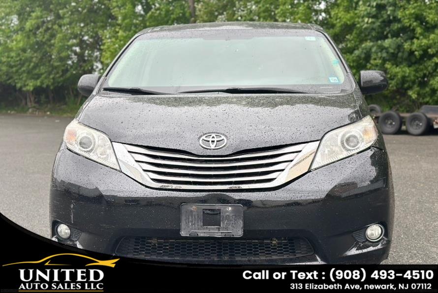 2017 Toyota Sienna XLE