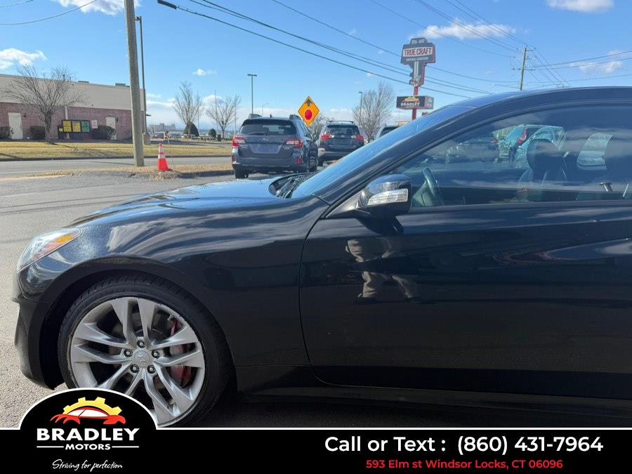 2015 Hyundai Genesis Coupe 3.8 Ultimate 6-Speed M/T's photo