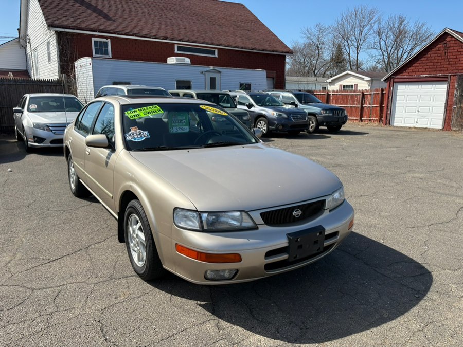 1996 Nissan Maxima 4dr Sdn GXE Auto, available for sale in East Windsor, Connecticut | CT Car Co LLC. East Windsor, Connecticut