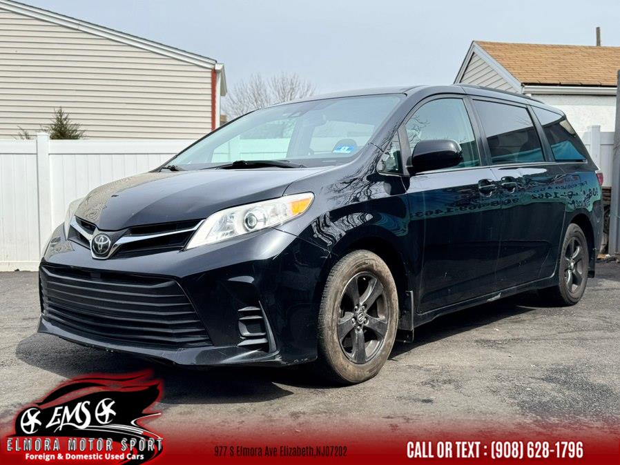 2019 Toyota Sienna LE V6 7-Passenger Access Seat's photo