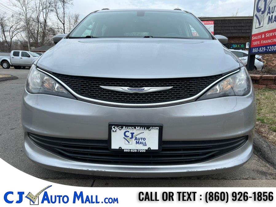 2020 Chrysler Voyager