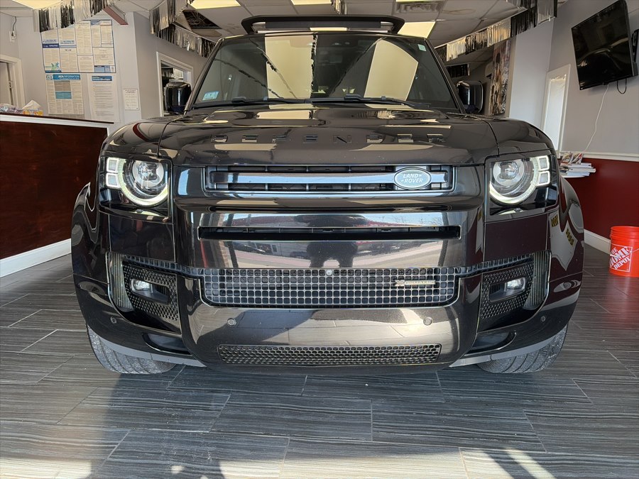 2022 Land Rover Defender X-Dynamic HSE's photo