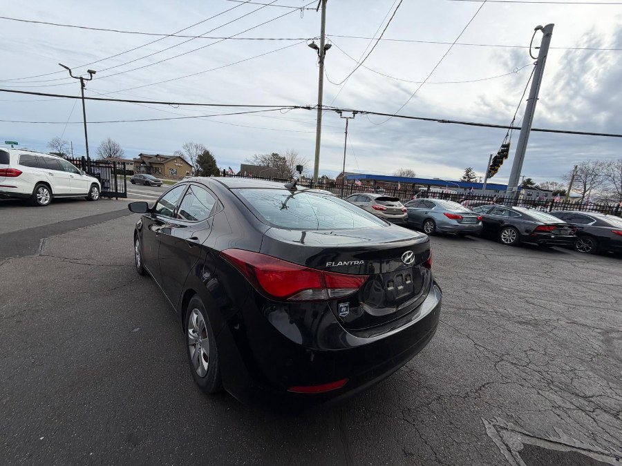 2016 Hyundai Elantra 1.8 SE M/T's photo