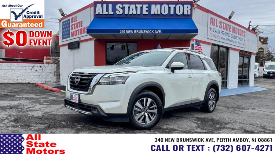 2023 Nissan Pathfinder SL 4WD's photo
