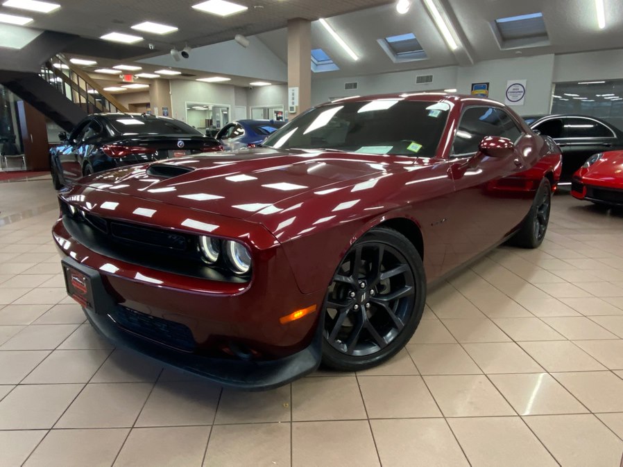 2022 Dodge Challenger R/T's photo