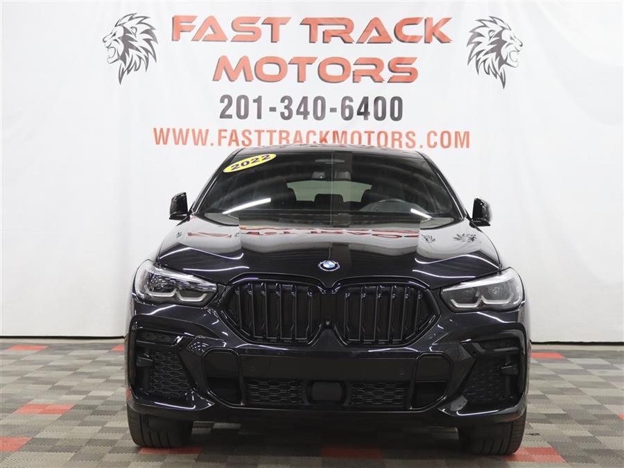 2022 BMW X6 M50i's photo