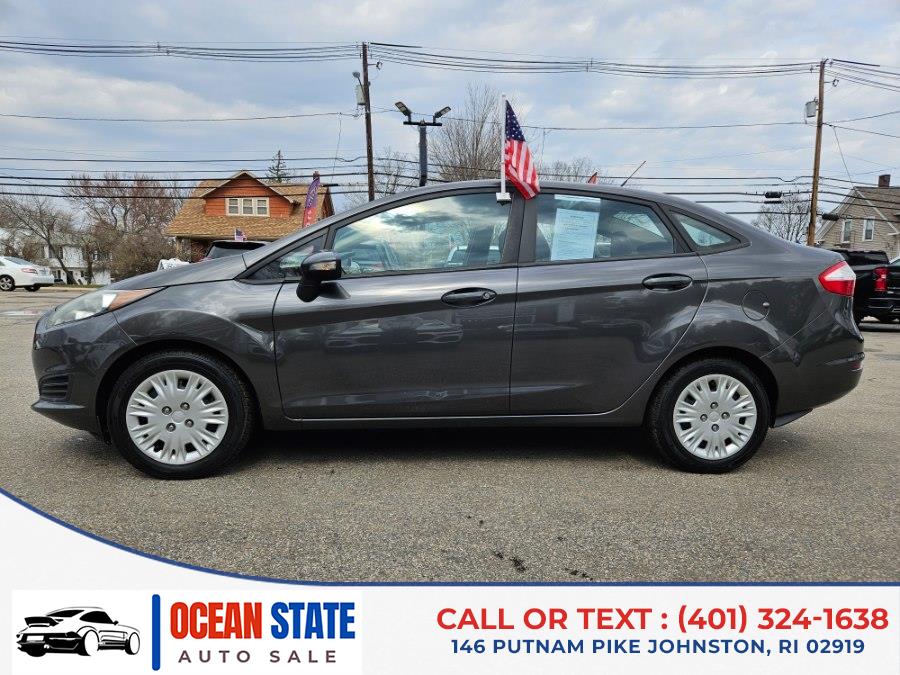 2015 Ford Fiesta SE Sedan's photo