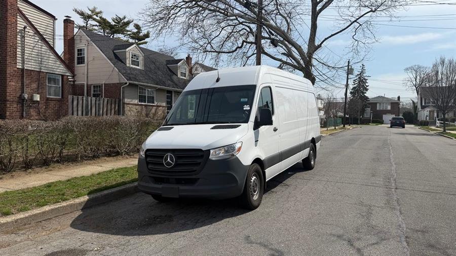 2024 Mercedes-Benz eSprinter 2500 170 WB HO High Roof's photo