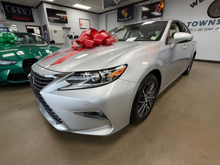 2016 Lexus ES 350 350's photo