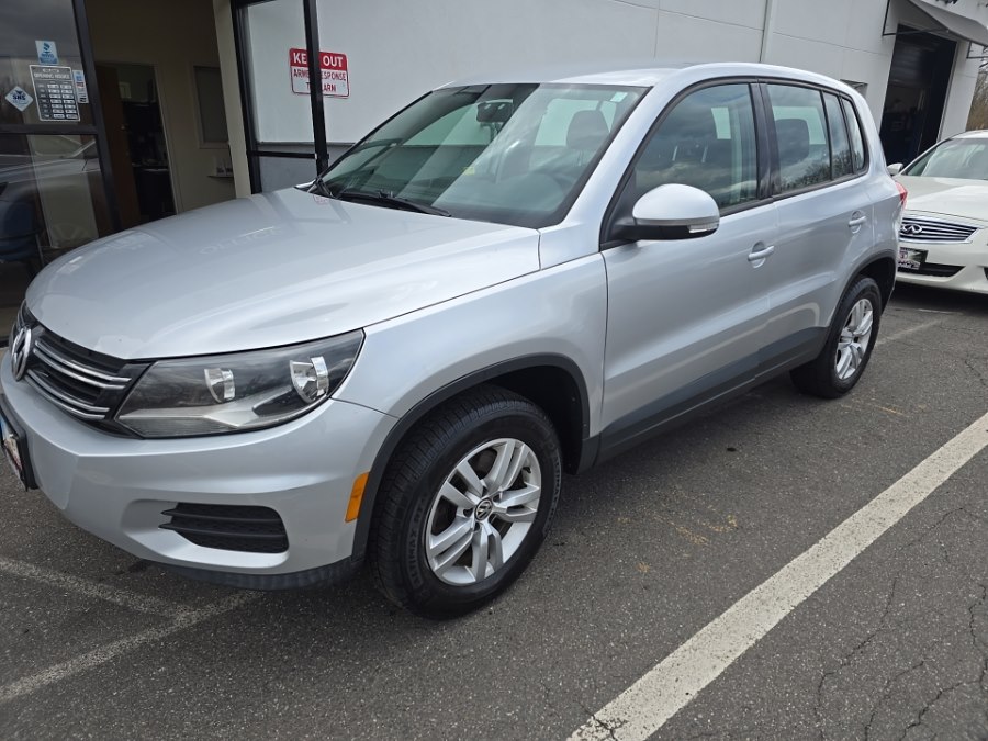 2014 Volkswagen Tiguan 4MOTION 4dr Auto SE, available for sale in Middletown, Connecticut | RT 3 AUTO MALL LLC. Middletown, Connecticut