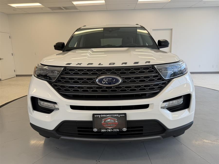 2022 Ford Explorer XLT 4WD's photo