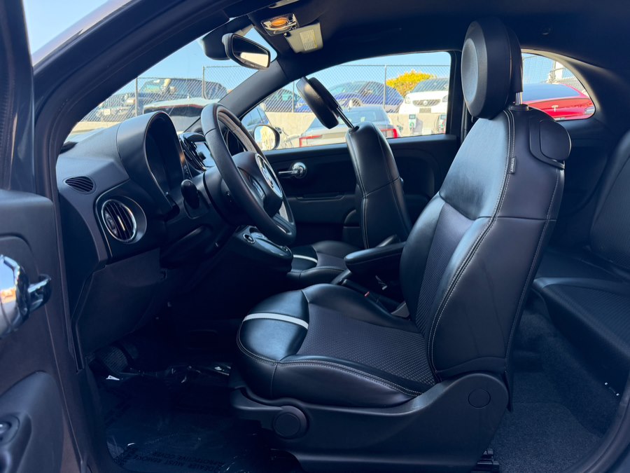 2018 FIAT 500e Battery Electric - Photo 9