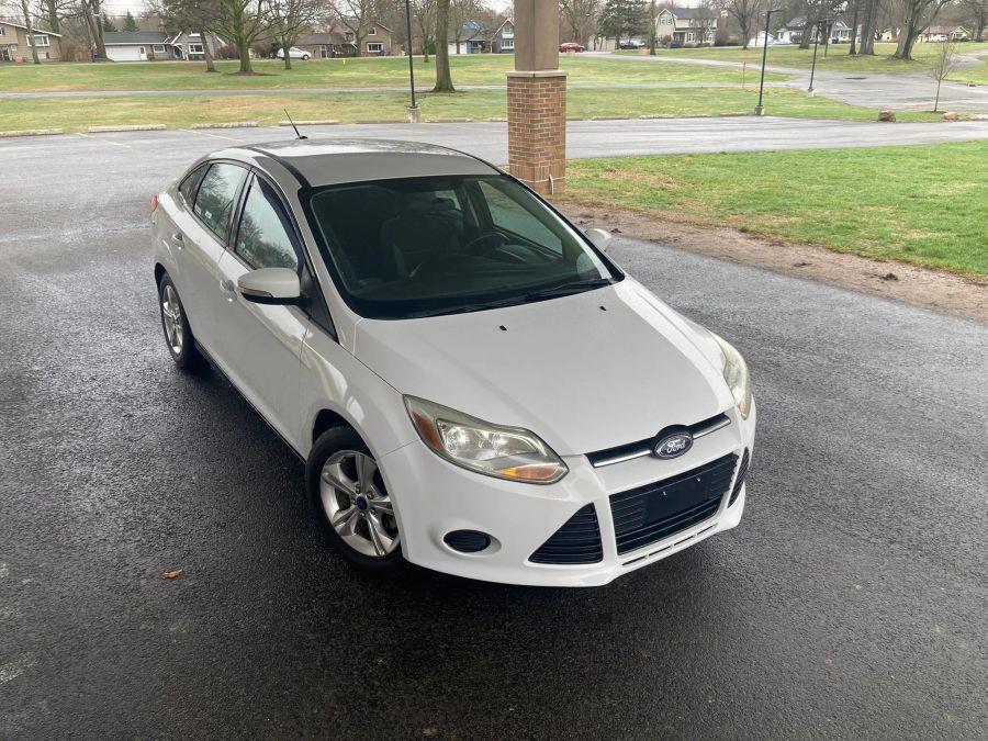 2014 Ford Focus Sedan SE's photo