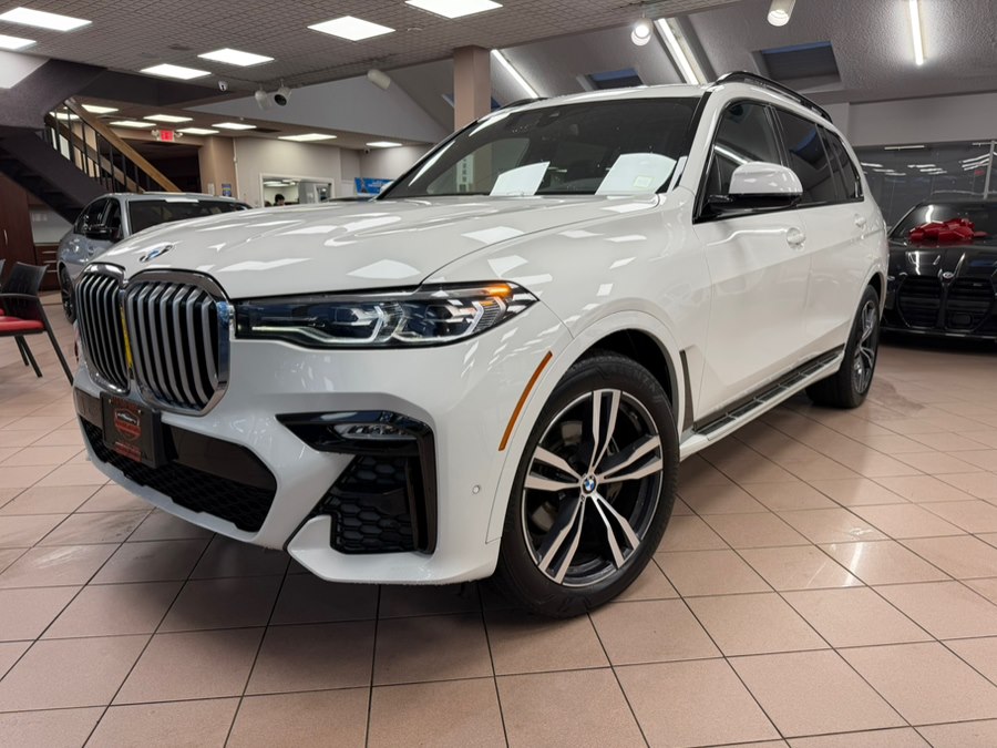 2021 BMW X7 xDrive40i's photo