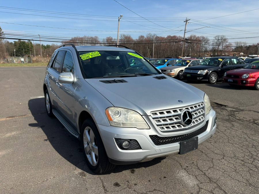 2009 Mercedes-Benz M-Class 4MATIC 4dr 3.5L, available for sale in East Windsor, Connecticut | CT Car Co LLC. East Windsor, Connecticut