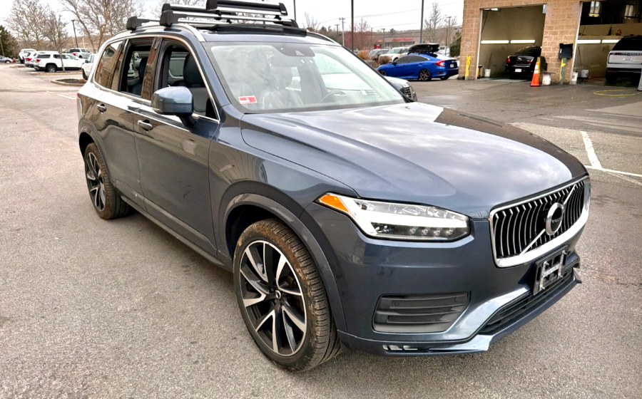 2020 Volvo XC90 T6 Momentum AWD's photo