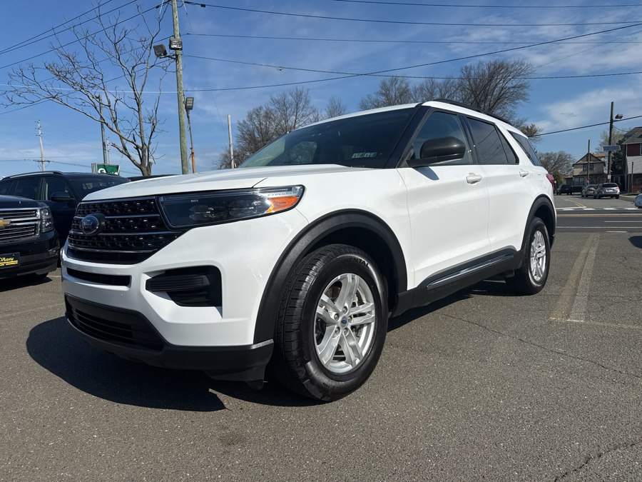 2022 Ford Explorer XLT 4WD's photo