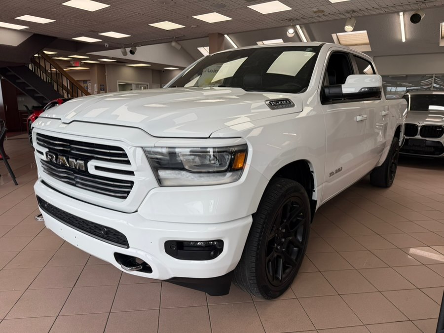 2024 RAM 1500 Laramie 4x4 Crew Cab 5'7's photo