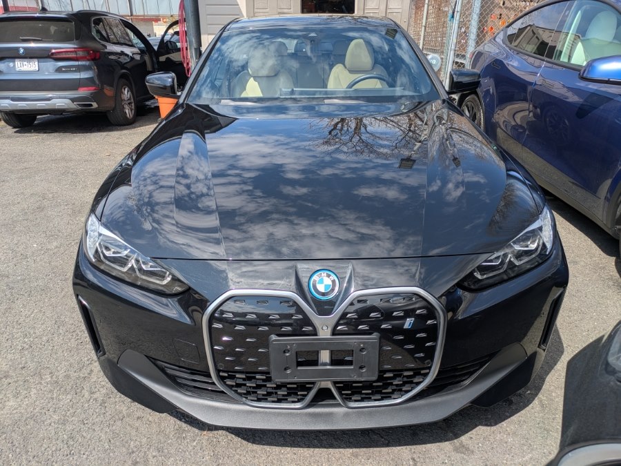 2023 BMW i4 eDrive35's photo