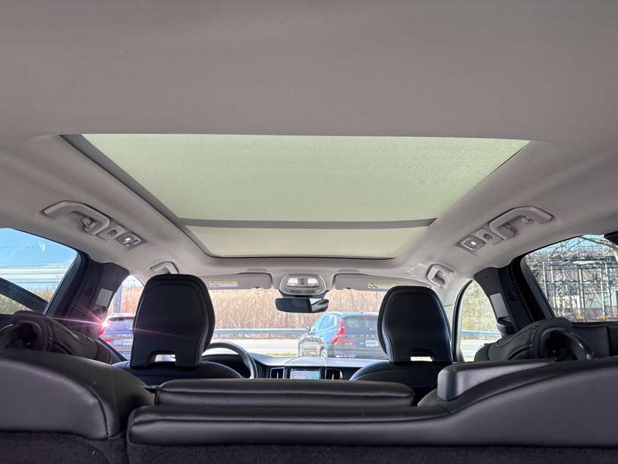 2023 Volvo XC60 Core - Photo 23