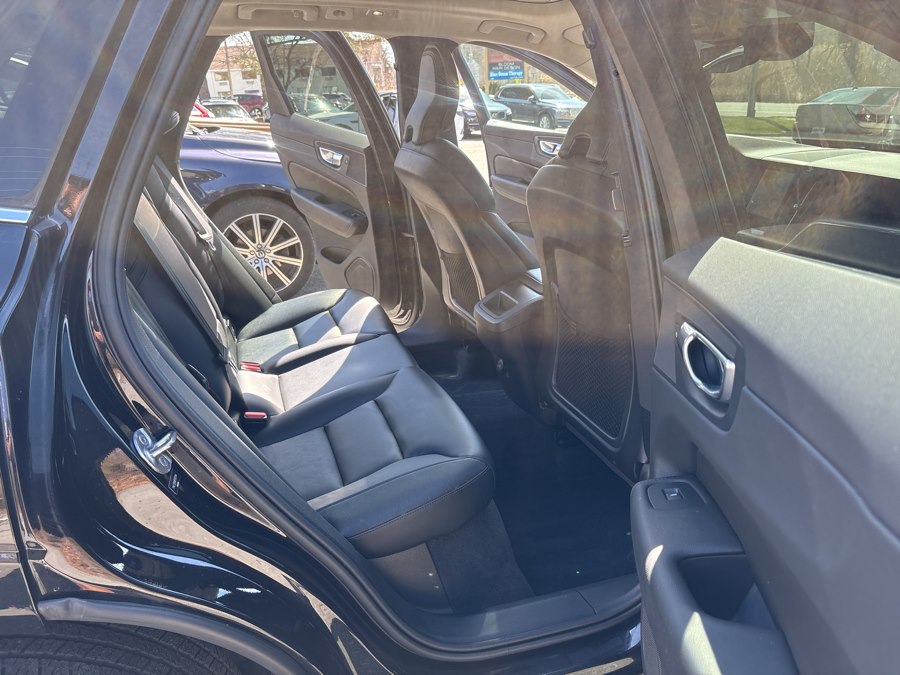 2023 Volvo XC60 Core - Photo 11