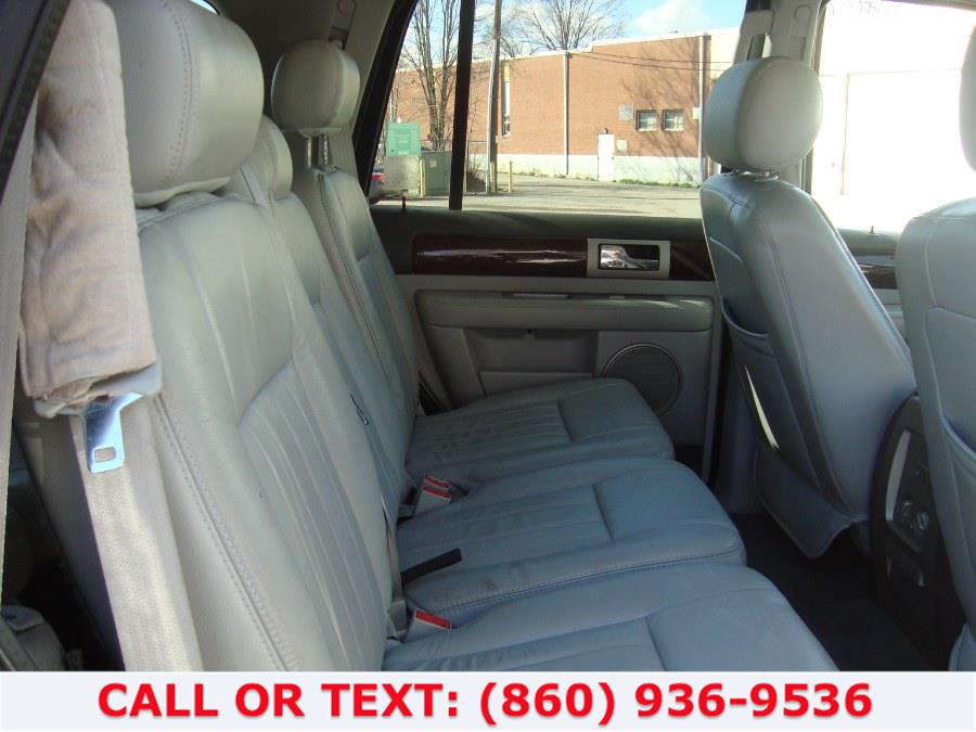 2005 Lincoln Navigator Luxury