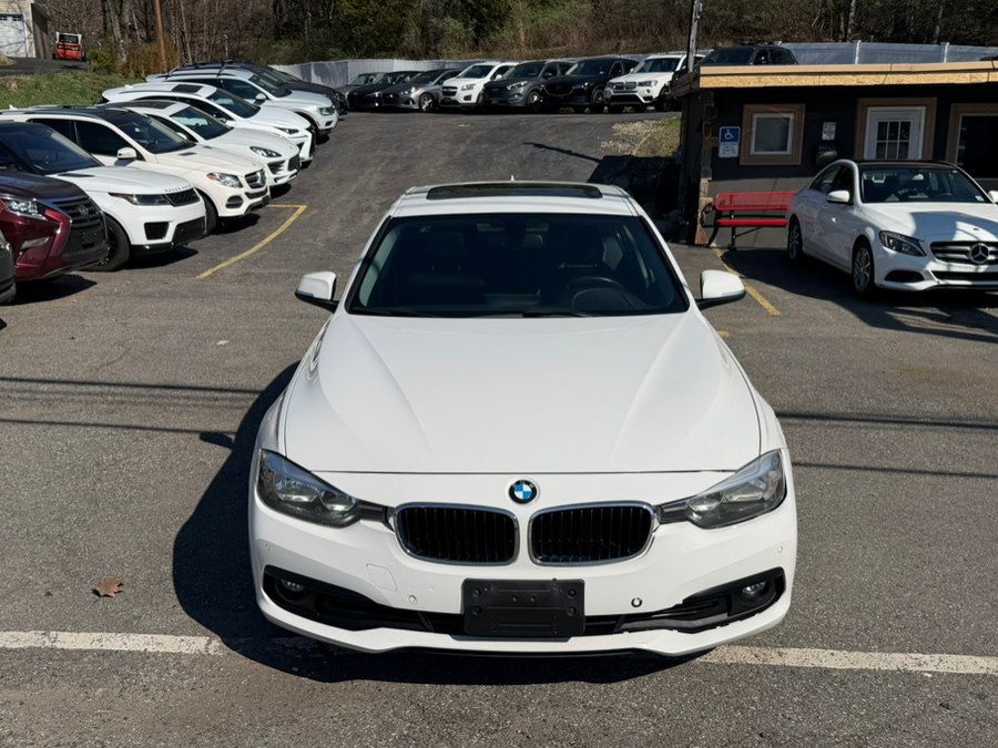 2017 BMW 3 Series 320i xDrive Sedan's photo