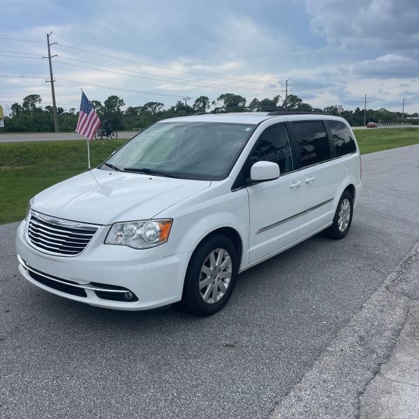 2016 Chrysler Town & Country Touring