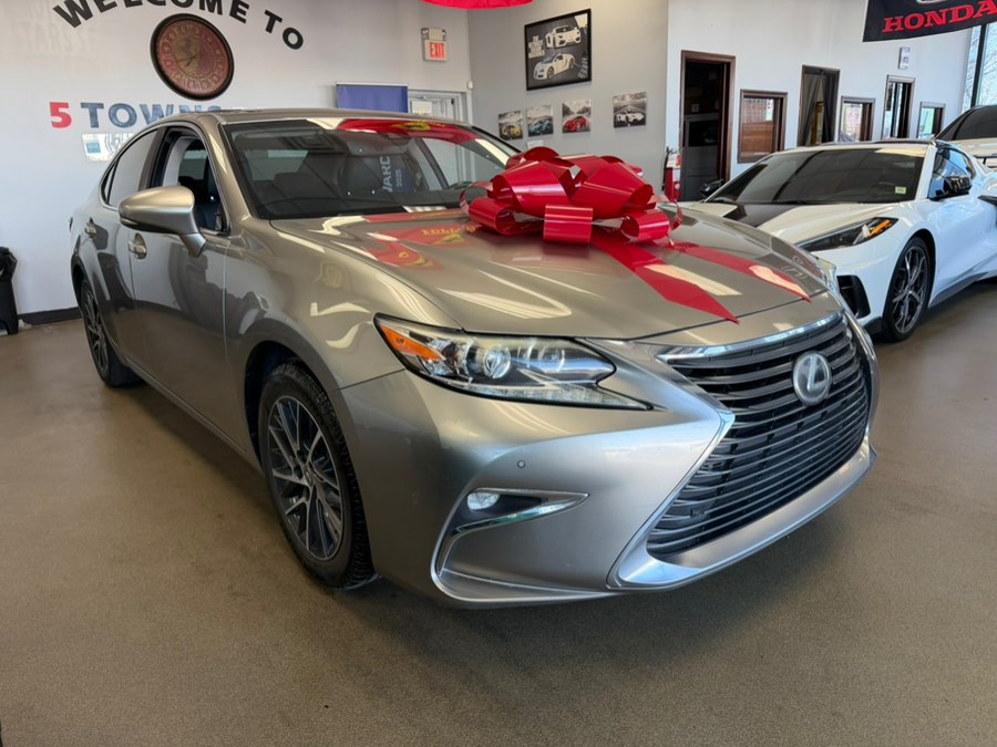 2016 Lexus ES 350 350's photo