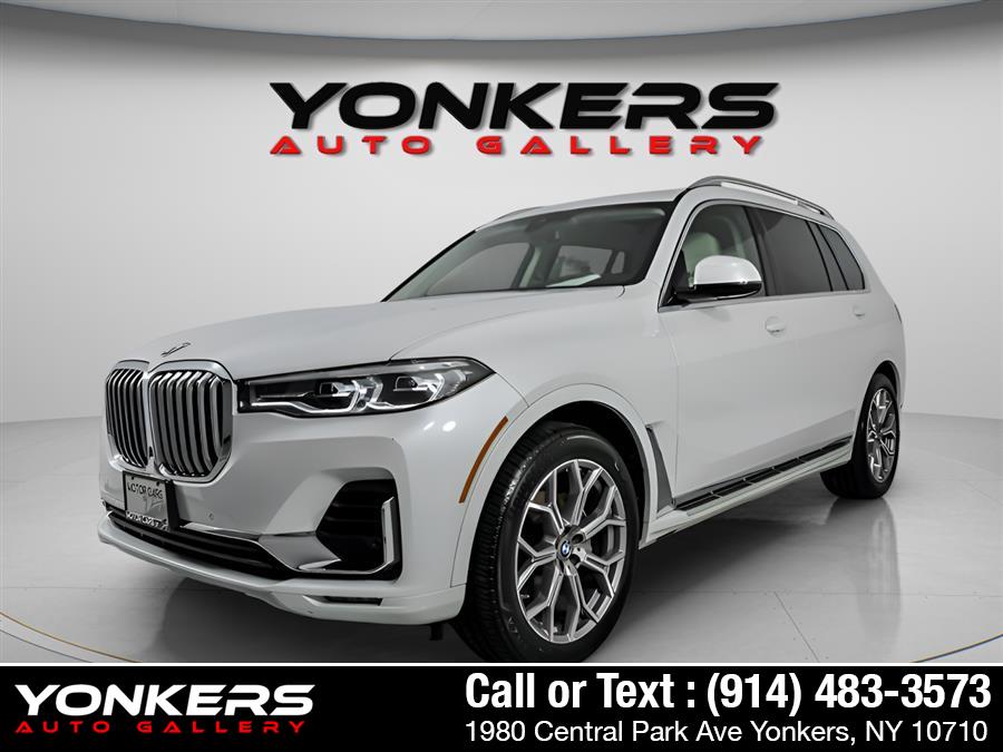 2022 BMW X7 xDrive40i's photo