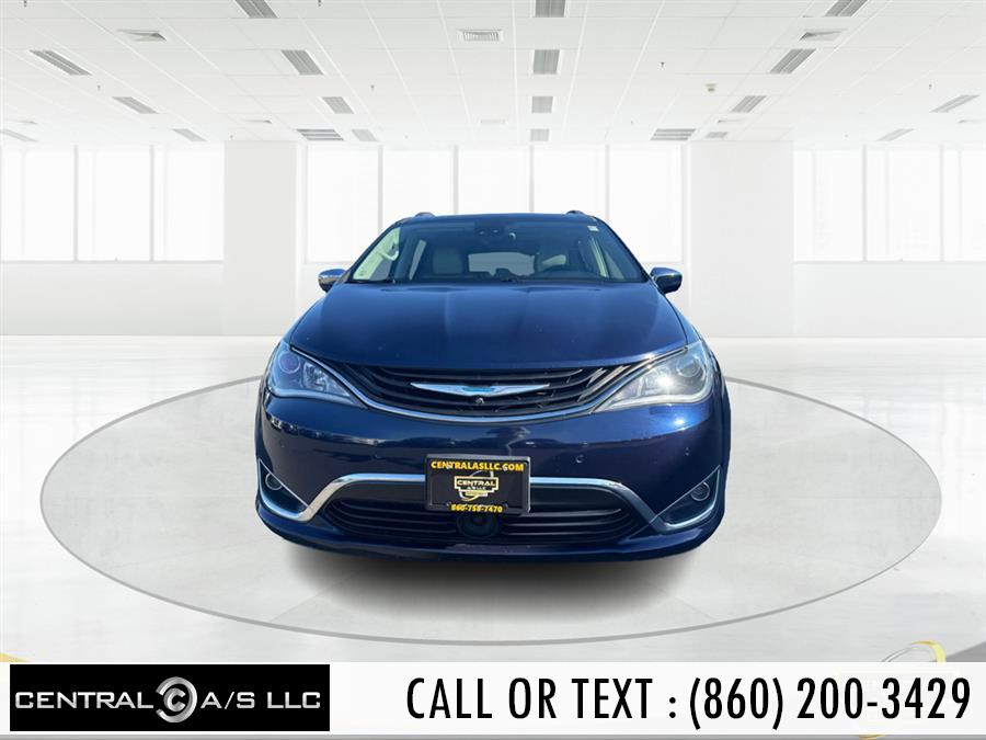 2018 Chrysler Pacifica Hybrid Limited's photo